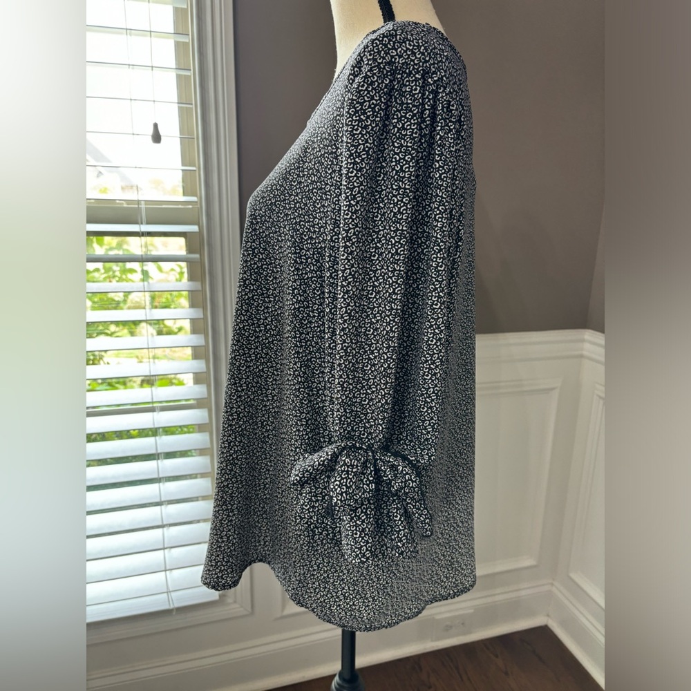 Tee For The Soul Boutique Blouse Womens 1X Black Tie Sleeves Top Shirt - Picture 3 of 15
